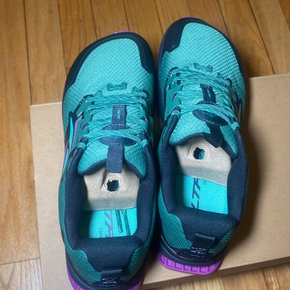 New Men’s Altra Lone Peak 7 - Picture 3 of 5